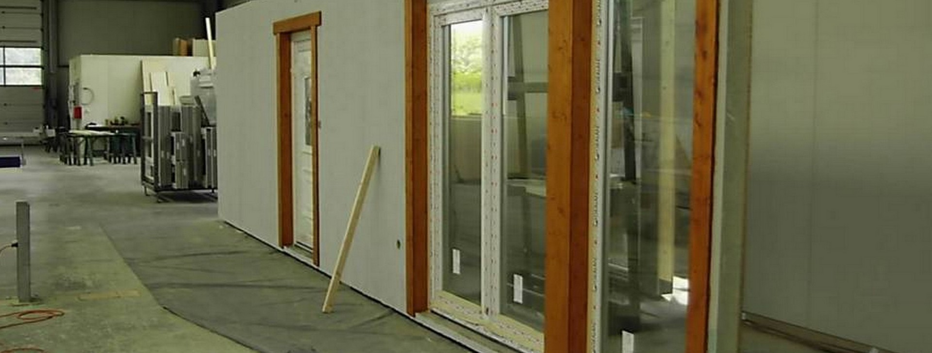 Wolf falpanel akár vakolva, nyílászárókkal!