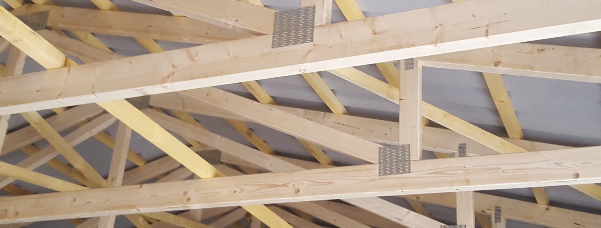 Wolf tetőszerkezet szendvicspanellel