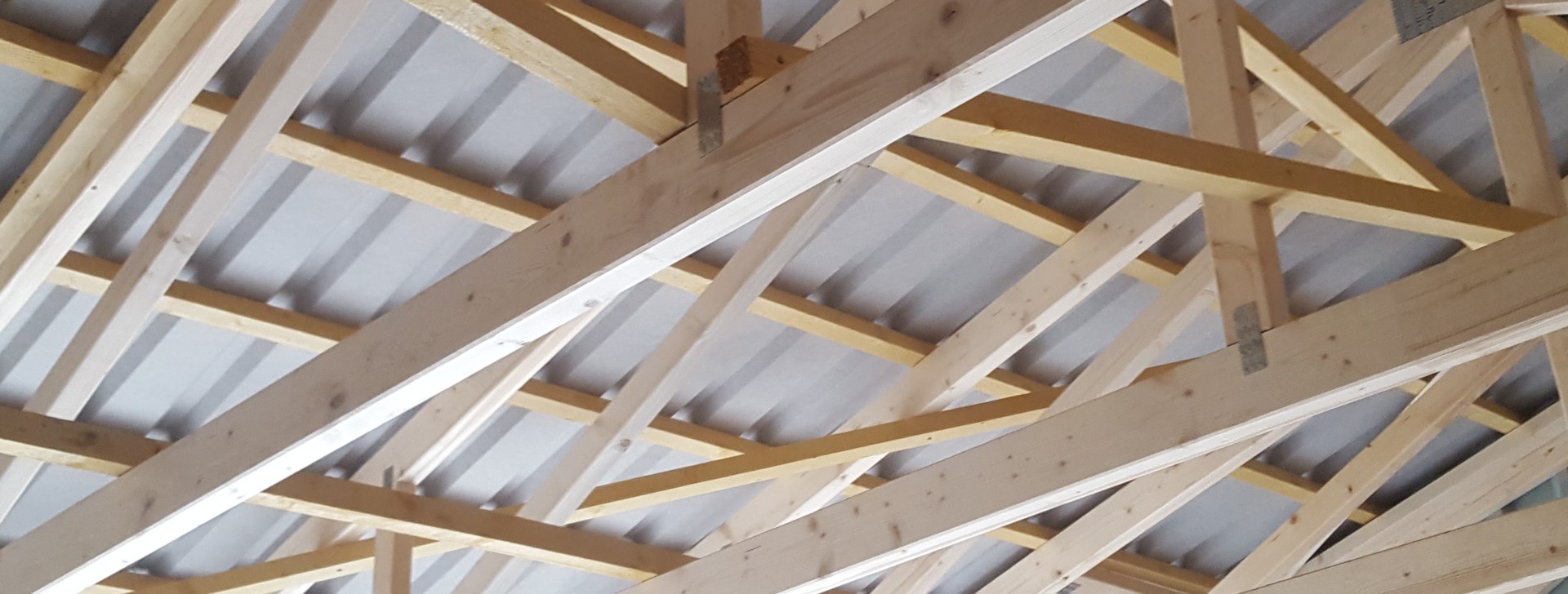 Wolf tetőszerkezet szendvicspanellel